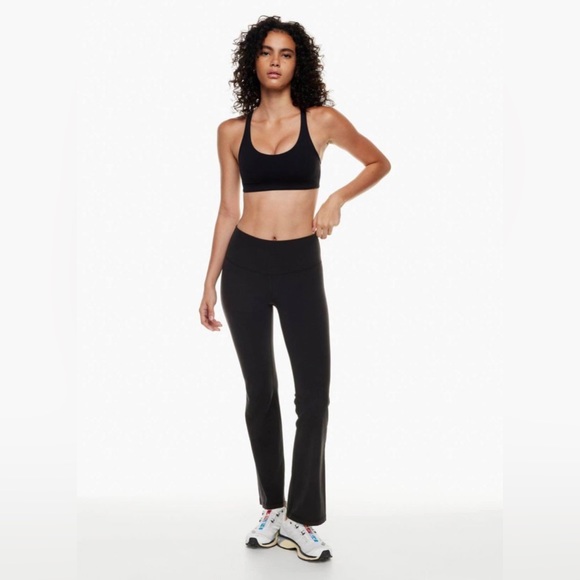 Aritzia TNA boot cut leggings - Picture 1 of 2